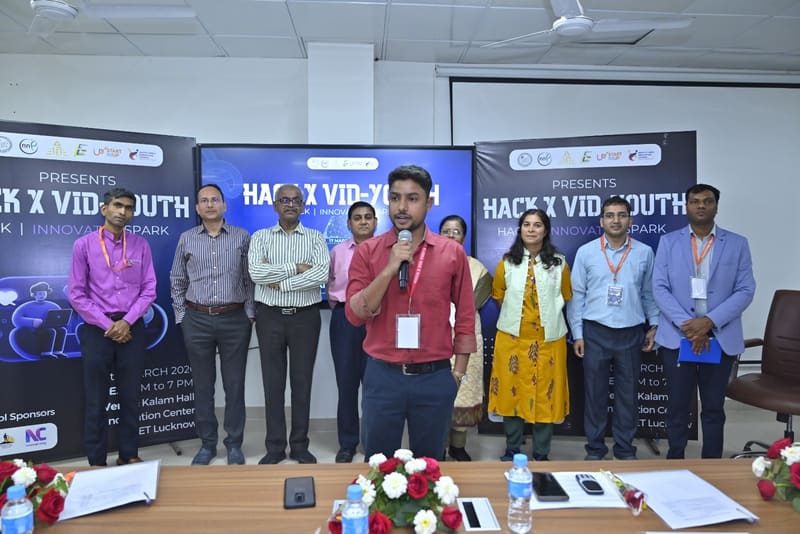 Atul Kumar Verma addressing participants and faculty at HACK X VID-YOUTH, IET Lucknow.